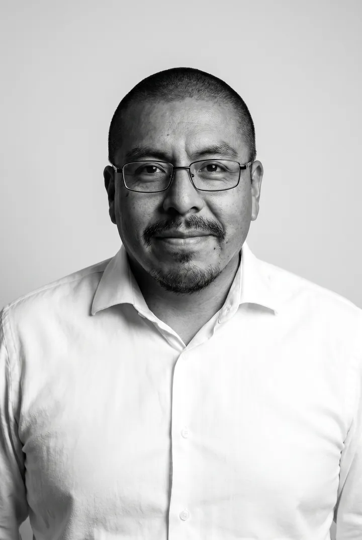 LUXOM team member