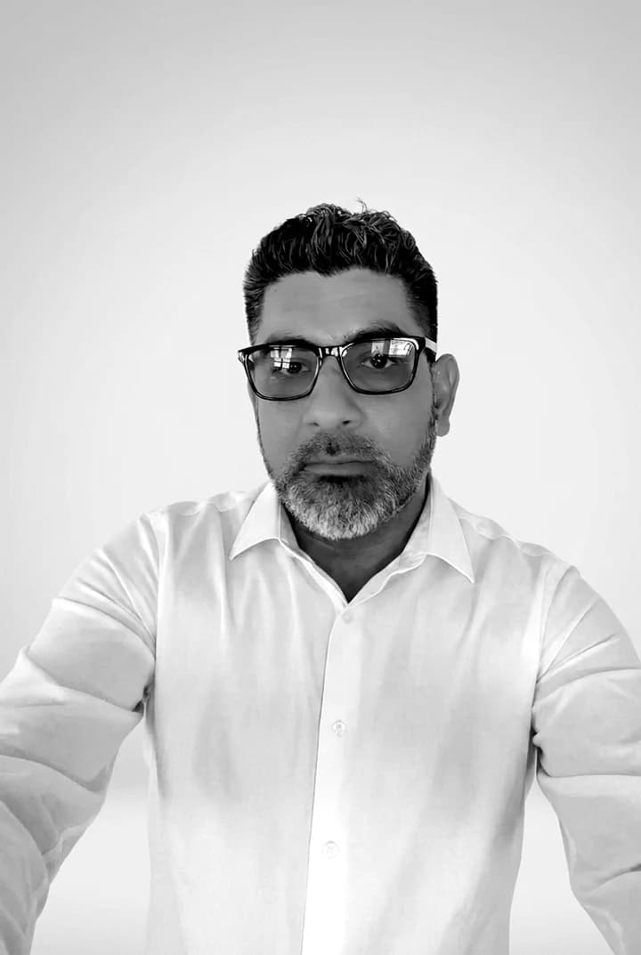 LUXOM team member