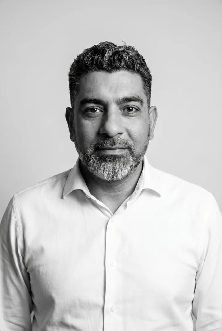 LUXOM team member